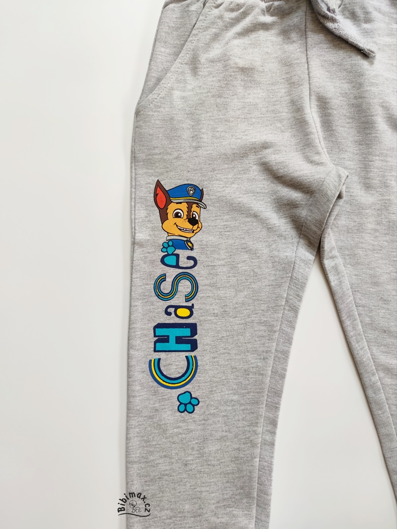 Chlapecké tepláky TLAPKOVÁ PATROLA šedé Chase